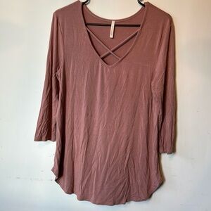 Woman’s blush pink 1/4 sleeve top.  Size L​